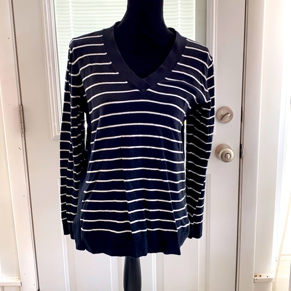 GAP Blk/White Striped V neck Sweater - Picture 1 of 4